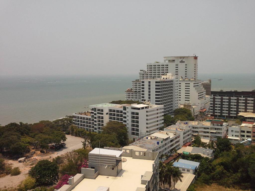 Cosy Beach View Apartments Pattaya Eksteriør billede