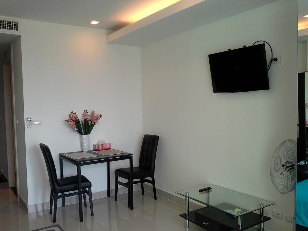 Cosy Beach View Apartments Pattaya Eksteriør billede
