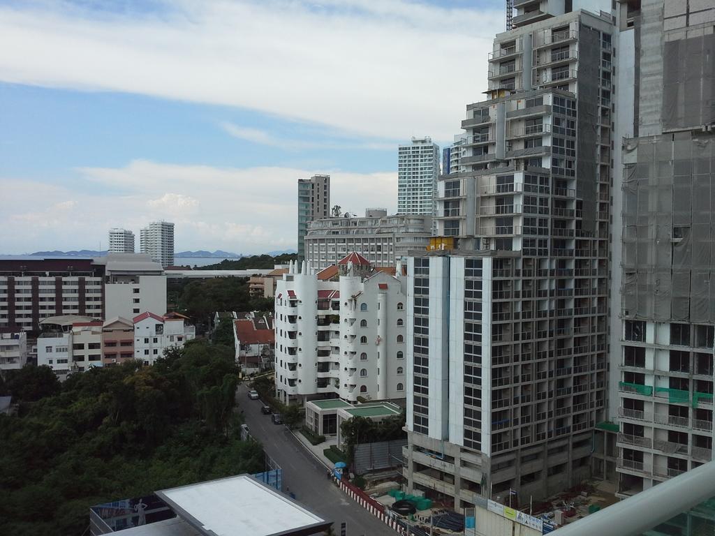 Cosy Beach View Apartments Pattaya Eksteriør billede