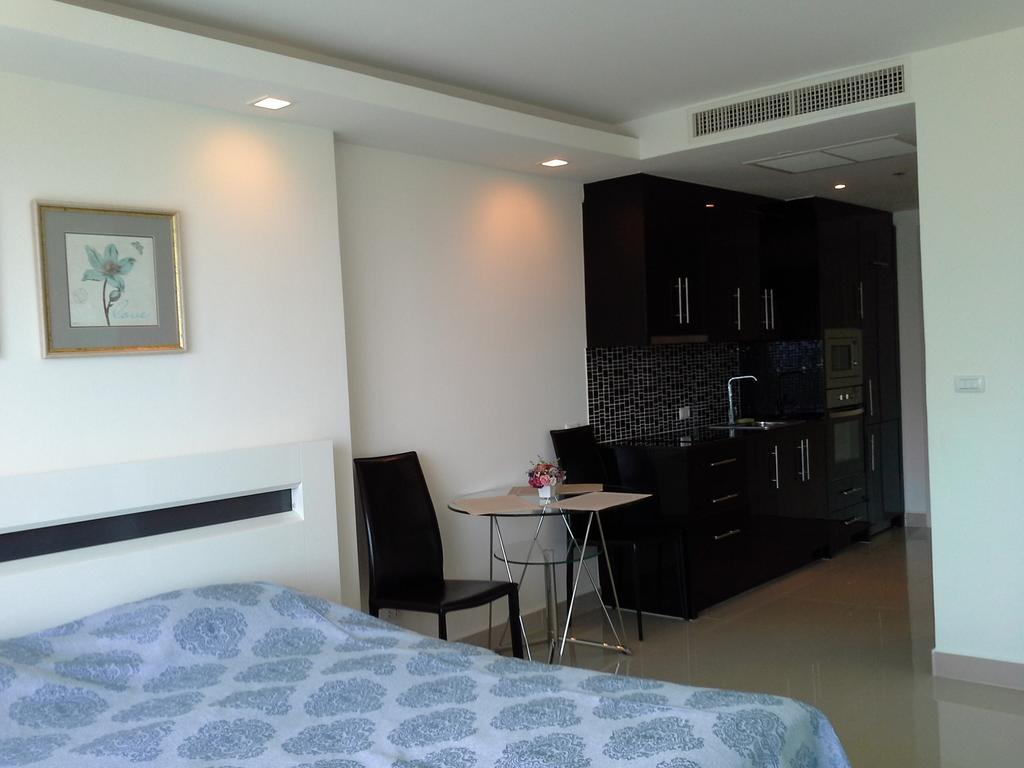 Cosy Beach View Apartments Pattaya Eksteriør billede