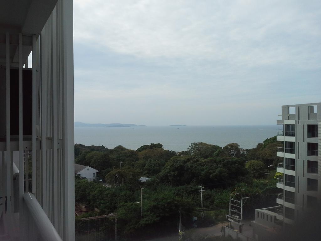 Cosy Beach View Apartments Pattaya Eksteriør billede