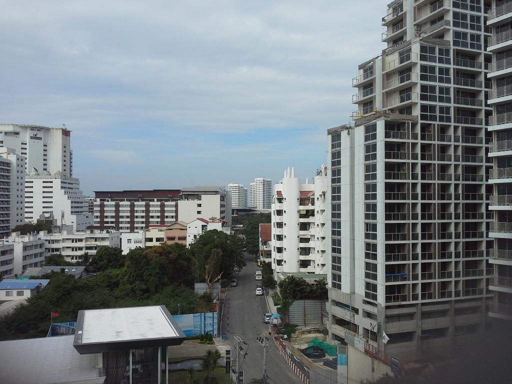 Cosy Beach View Apartments Pattaya Eksteriør billede