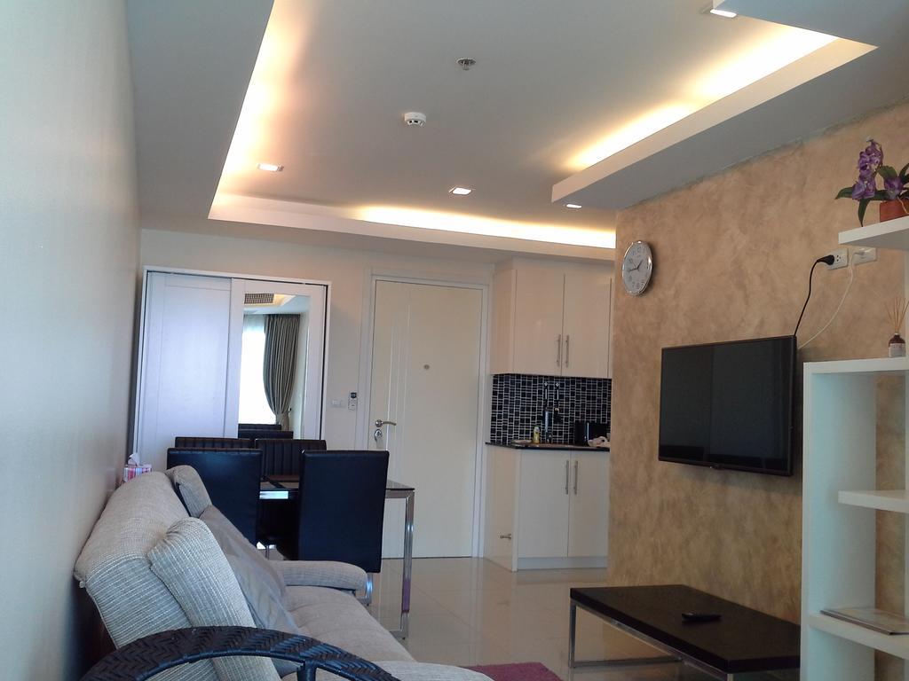 Cosy Beach View Apartments Pattaya Eksteriør billede